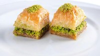 Seorang netizen juga menilai baklava sangat sulit dibuat. Selain adonannya yang rumit, bahan lainnya juga lengket. Karenanya lebih baik beli di toko.