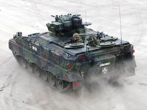 Ukraina Terima 1.550 Kendaraan Lapis Baja-230 Tank dari NATO