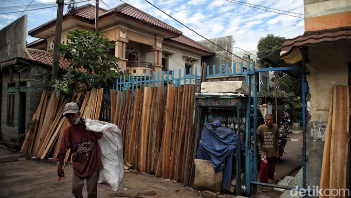 Suasana terkini rumah mewah milik Ibu Eny dan Tiko di kawasan Cakung, Jakarta Timur, Jumat (6/1/2023).