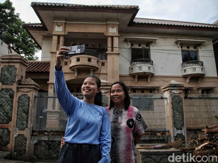 Rumah Mewah Ibu Eny yang Terbengkalai Kini Sudah Terlihat Bentuknya