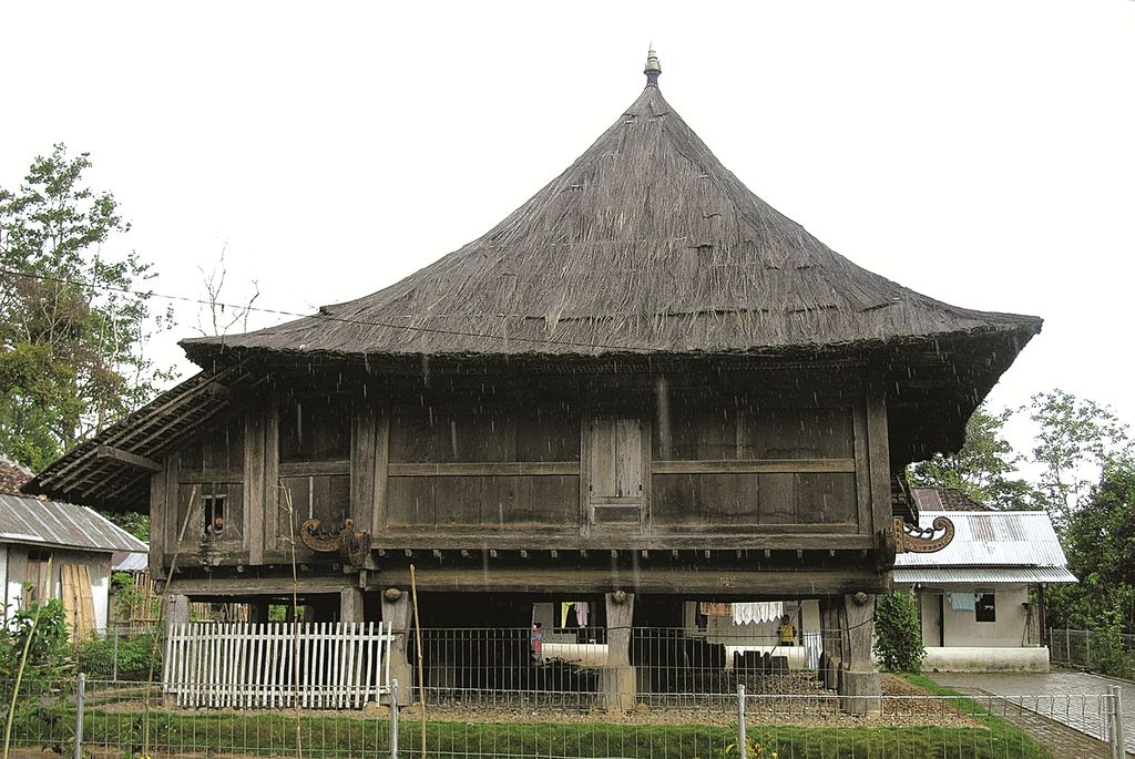 Lamban pesagi, rumah adat Lampung