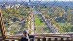 Menara Eiffel di Musim Dingin, Tetap Membeludak Turisnya!