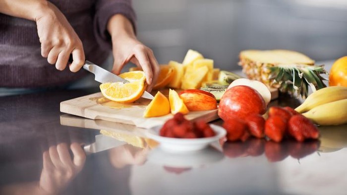 Ngemil 5 Buah-Buahan Segar Ini Bisa Bantu Turunkan Berat Badan
