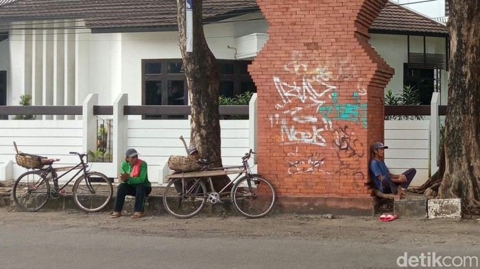 Para kuli sindang di Cirebon.