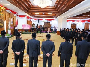 Gubernur Khofifah Lantik Pejabat Eselon II dan Kepala BRIDA Jatim