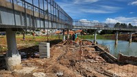 Pembangunan waduk seluas 4,4 hektare tersebut ditargetkan selesai pada akhir Januari ini.  