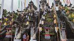 Potret Pura Lempuyang Waktu Hujan, Ramai tapi Tak Istimewa
