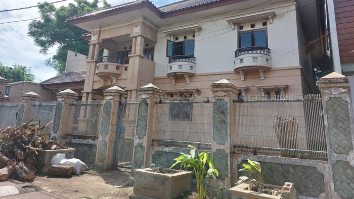 Rumah Mewah Ibu Eny