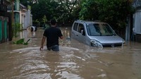 Banjir bandang yang mencapai 2,5 meter itu menyebabkan satu korban jiwa.  