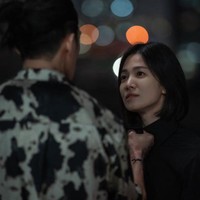 Saat menghadiri konferensi pers drama Korea The Glory, Kim Eun Sook menyebut Song Hye Kyo sebagai satu-satunya kandidat pemeran Moon Dong Eun. Song Hye Kyo disebut-sebut aktris paling tepat yang memerankan karakter tersebut. Foto: dok. Netflix
