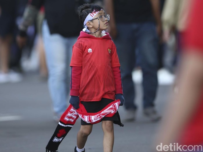 Laga semifinal Piala AFF 2022 Indonesia vs Vietnam disambut antusias pendukung tuan rumah. Mereka berharap Garuda bisa menang telak.
