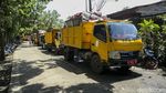 Usai Ditutup, Truk Sampah Antre di TPA Cipayung Depok
