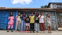 Tak hanya diikuti anak laki-laki, anak perempuan pun turut serta untuk memeriahkan suasana. (Foto: Bima Bagaskara/detikJabar)
