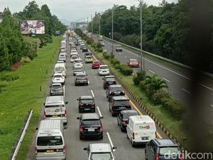 Lonjakan Kendaraan di Tol Pasteur