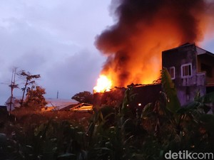 Kebakaran Gudang Tiner Semarang Diduga dari Kompor Angkringan