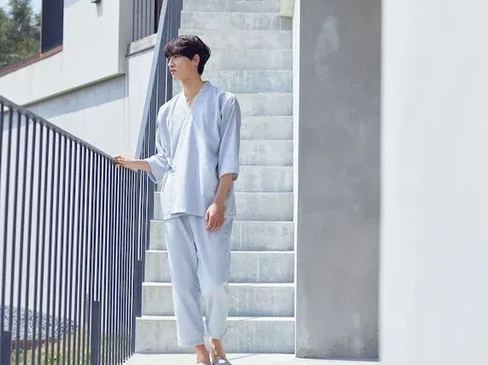 Baju Rumah Sakit Baju rumah sakit stylish dari Lifte.
