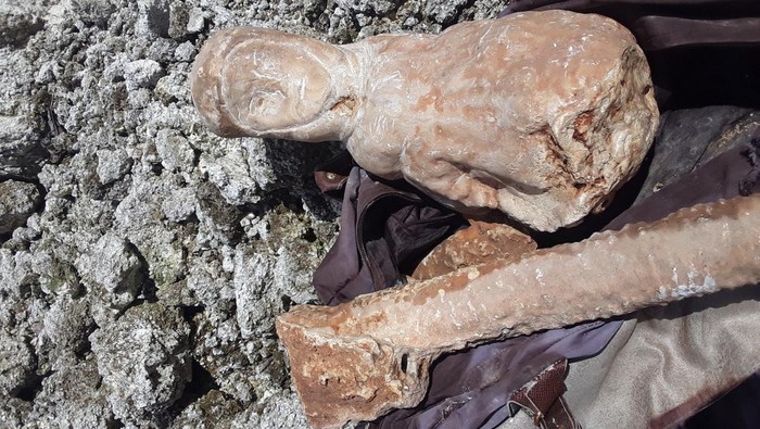 Batu yang sekilas menyerupai patung Bunda Maria ditemukan warga di Kelurahan Fatukoa, Kecamatan Maulafa, Kota Kupang, NTT,