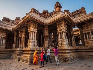 Misteri Pilar-pilar Batu di Kuil India yang Bisa Bernyanyi