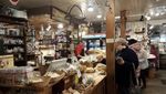 Bikin Nostalgia! Minimarket Sejak 1876 Ini Tawarkan Banyak Jenis Roti