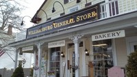 Minimarket bernama Williamsburg General Store ini dikabarkan telah dibangun sejak 1876. Tak heran jika tempat ini tergolong legendaris. Foto: onlyunyourstate.com