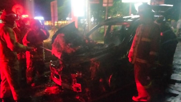 Chevrolet terbakar di SPBU Bogor