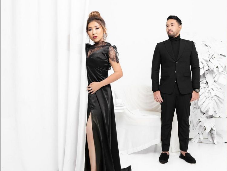 7 Foto Prewedding Kiky Saputri dan Kekasih, Gaya Glamor Hingga Kebaya