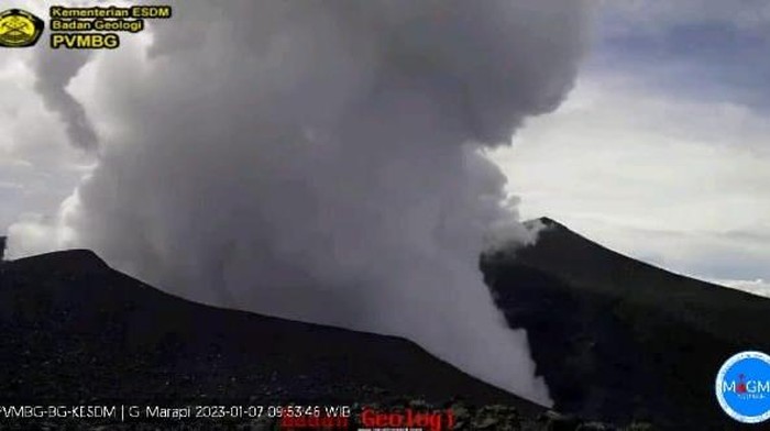 Gunung Marapi erupsi (Foto: Istimewa)