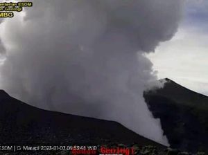 Pos Pemantau Sebut Erupsi Gunung Marapi Masih Pembuka