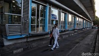 Berikut penyesuaian rute selama proses revitalisasi Halte Kampung Melayu. Matraman Baru - Ancol (Koridor 5),  Kampung Rambutan - Kampung Melayu via Jatinegara (Koridor 7) dan Matraman 1-Pulogebang (Koridor 11).  