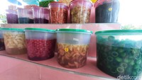 Beragai macam jenis buah dijadikan Halua, manisan khas Melayu Langkat. (Sendi Febryanto/detikSumut)