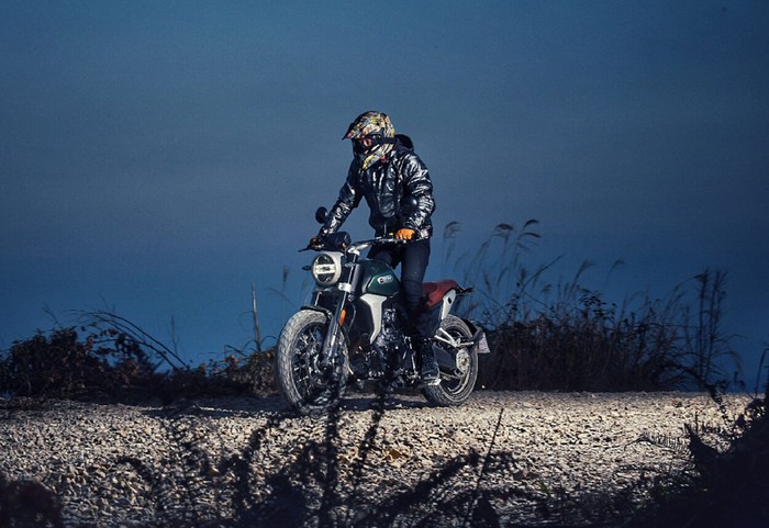 Hunter Scrambler SK500 Hunter Scrambler SK500 motor yang akan digunakan untuk uji praktik SIM CI dengan harga Rp 166,75 Juta.