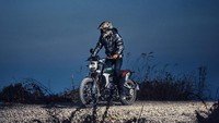 Motor memiliki dimensi panjang 2.156 mm, lebar 850 mm, jarak sumbu roda 1.460 mm, tinggi jok 820 mm, dan ground clearance 210 mm. Foto: dok. Hunter Scrambler SK500 Official