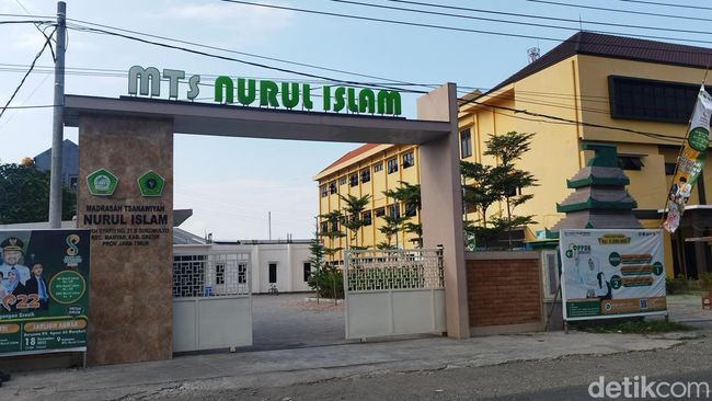 Kepala Sekolah MTs di Gresik Pukul 15 Siswi, Ini 7 Hal yang Diketahui
