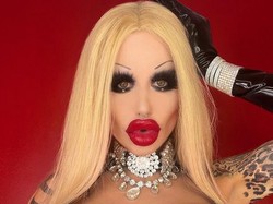 Penampilan Wanita yang Gila Operasi Plastik, Ingin Tubuh Sepalsu Mungkin