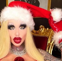 “Saya memproklamirkan diri sebagai boneka bimbo, saya seorang hedonis dan gadis pesta sejak lahir,” katanya.Foto: dok. Instagram