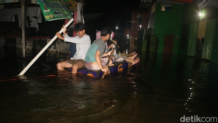 Kondisi banjir di Desa Jati Wetan, Kecamatan Jati, Kudus, Sabtu (7/1/2023).