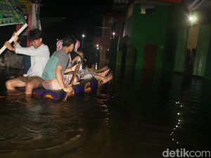 Jati Wetan Kudus Terendam Banjir Sepekan, Ketinggian Air Masih 60 Cm