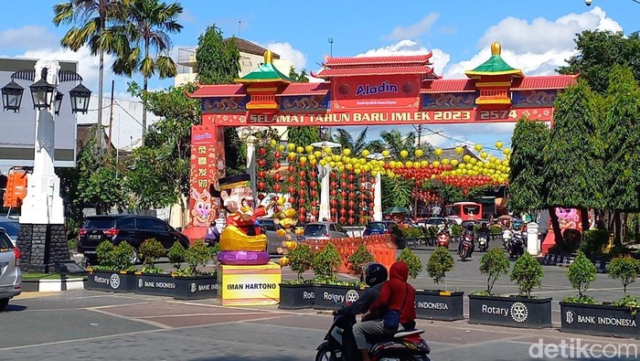 Lampion di Jalan Jendral Sudirman Solo, depan Balai Kota Solo, Sabtu (7/1/2023).