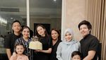 Momen Sarah Menzel Saat Kulineran Bareng Azriel Hermansyah