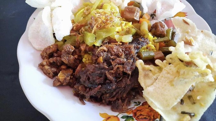 Nasi Kuning di Sukabumi.