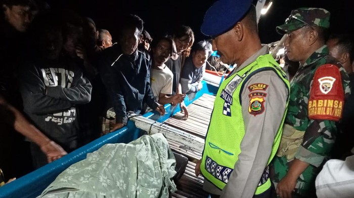 Penemuan mayat di pesisir Pantai Pebuahan, Desa Banyubiru, Kecamatan Negara, Kabupaten Jembrana, Bali, Sabtu (7/1/2023). (Foto: Istimewa)