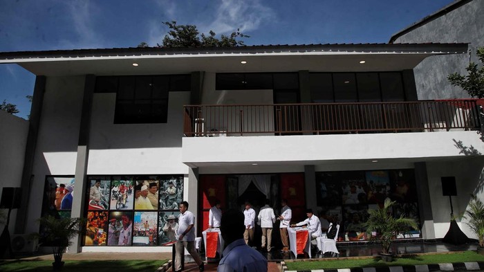 Potret Kantor Badan Pemenangan Presiden Gerindra yang Diresmikan Prabowo Sejumlah kader partai Gerindra beraktivitas di kantor Badan Pemenangan Pemilu dan Badan Pemenangan Presiden kawasan Jalan Letjen S Parman, Jakarta Barat, Sabtu (7/1/2023).
