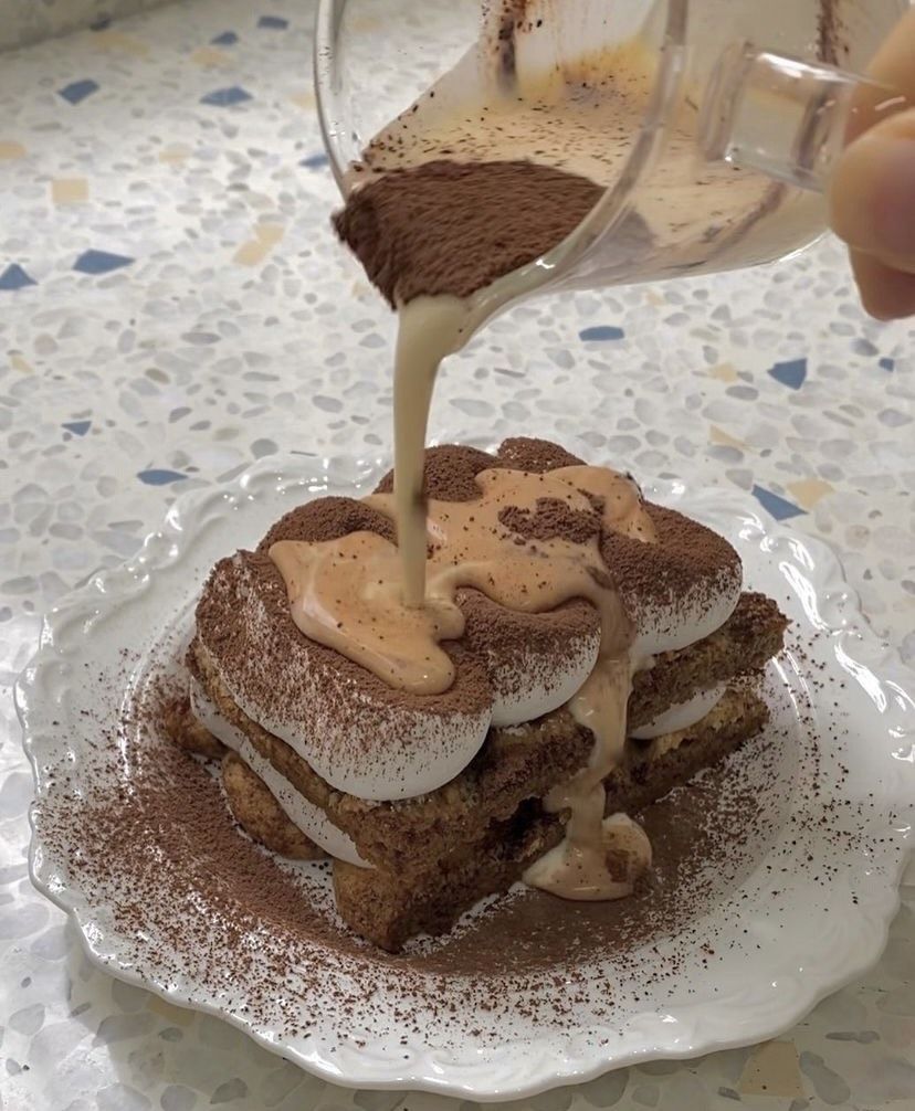 Poured Tiramissu di 5 kafe