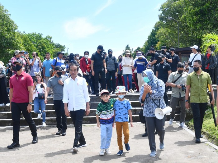 Presiden Jokowi berwisata ke Candi Prambanan