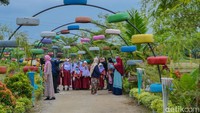 Sejumlah anak SD besama guru-gurunya mengunjungi tempat ini. (Raja Malo Sinaga/detikSumut)
