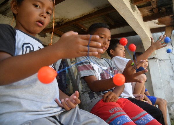 Kenapa Manusia Suka Mengikuti Tren yang Viral? Begini Kata Psikolog UNS