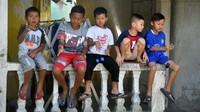 Dinas Pendidikan Kabupaten Bogor meminta kepada pihak sekolah untuk jenjang pendidikan SD dan SMP se-Kabupaten Bogor agar melarang para siswa membawa mainan lato-lato ke sekolah karena akan mengganggu kegiatan belajar mengajar menyusul akan berakhirnya masa liburan sekolah. (ANTARA FOTO/Arif Firmansyah)