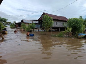 Belum Tersentuh Bantuan, Korban Banjir di Sidrap Butuh Air Bersih-Obat Gatal