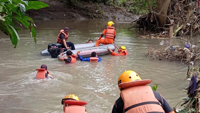 Pemuda bernama Heril (18) yang tenggelam di Sungai Belo, Kabupaten Soppeng, Sulawesi Selatan (Sulsel) ditemukan meninggal dunia.