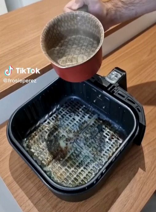 Tanpa Digosok, Netizen Ini Ungkap Tips Tepat Bersihkan Air Fryer